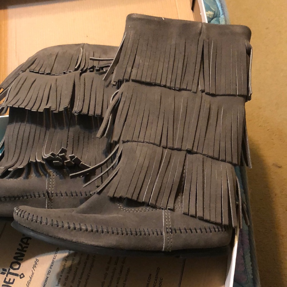 Fringe boots